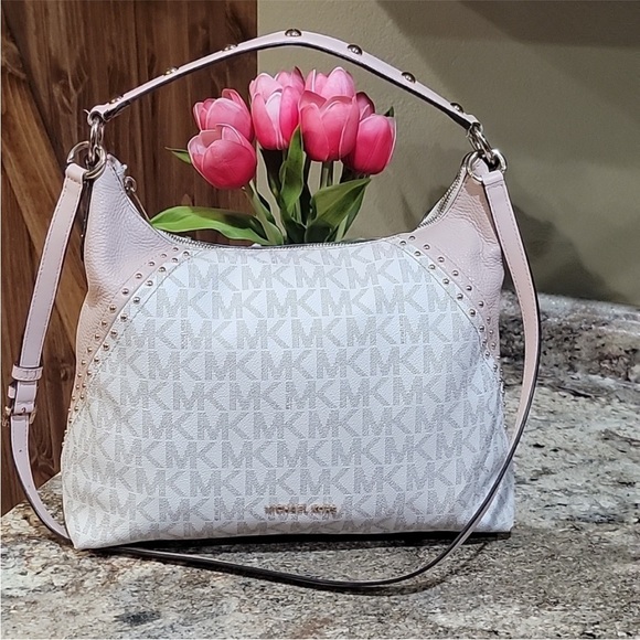 EUC Michael Kors Aria Studded Zip crossbody/shoulder strap corner piping missing - Picture 2 of 11